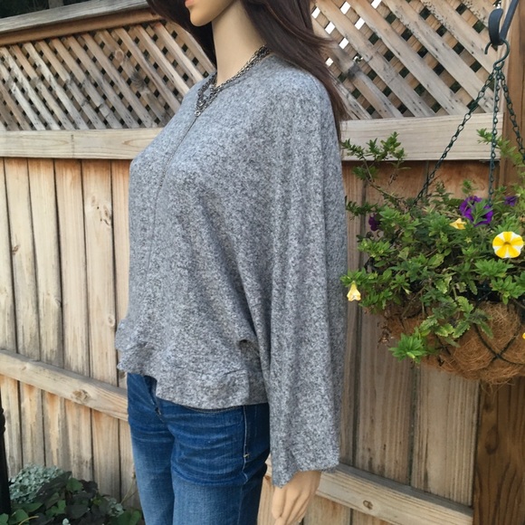 LUXURIOUSLY SOFT RAGLAN SLEEVE TOP - Picture 7 of 10